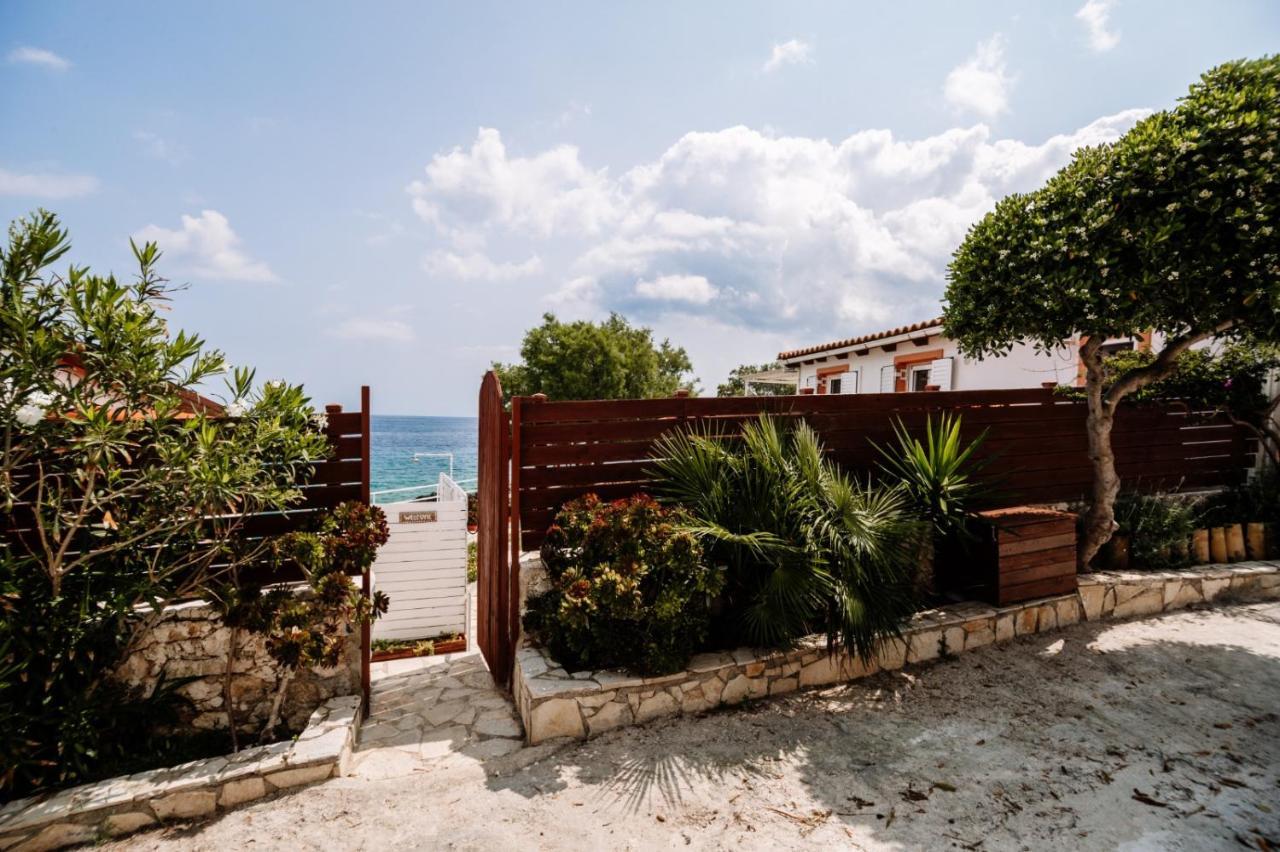 Floreika Studio By The Sea Skinaria ภายนอก รูปภาพ